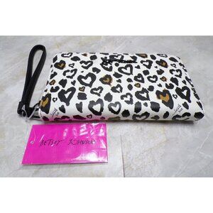 Betsey Johnson Women's Wallet Wristlet Zip Around Leopard Heart Print